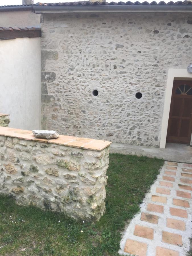 Superbe Gite A La Campagne Dans Le Bordelais Saint-Vivien-de-Blaye Buitenkant foto